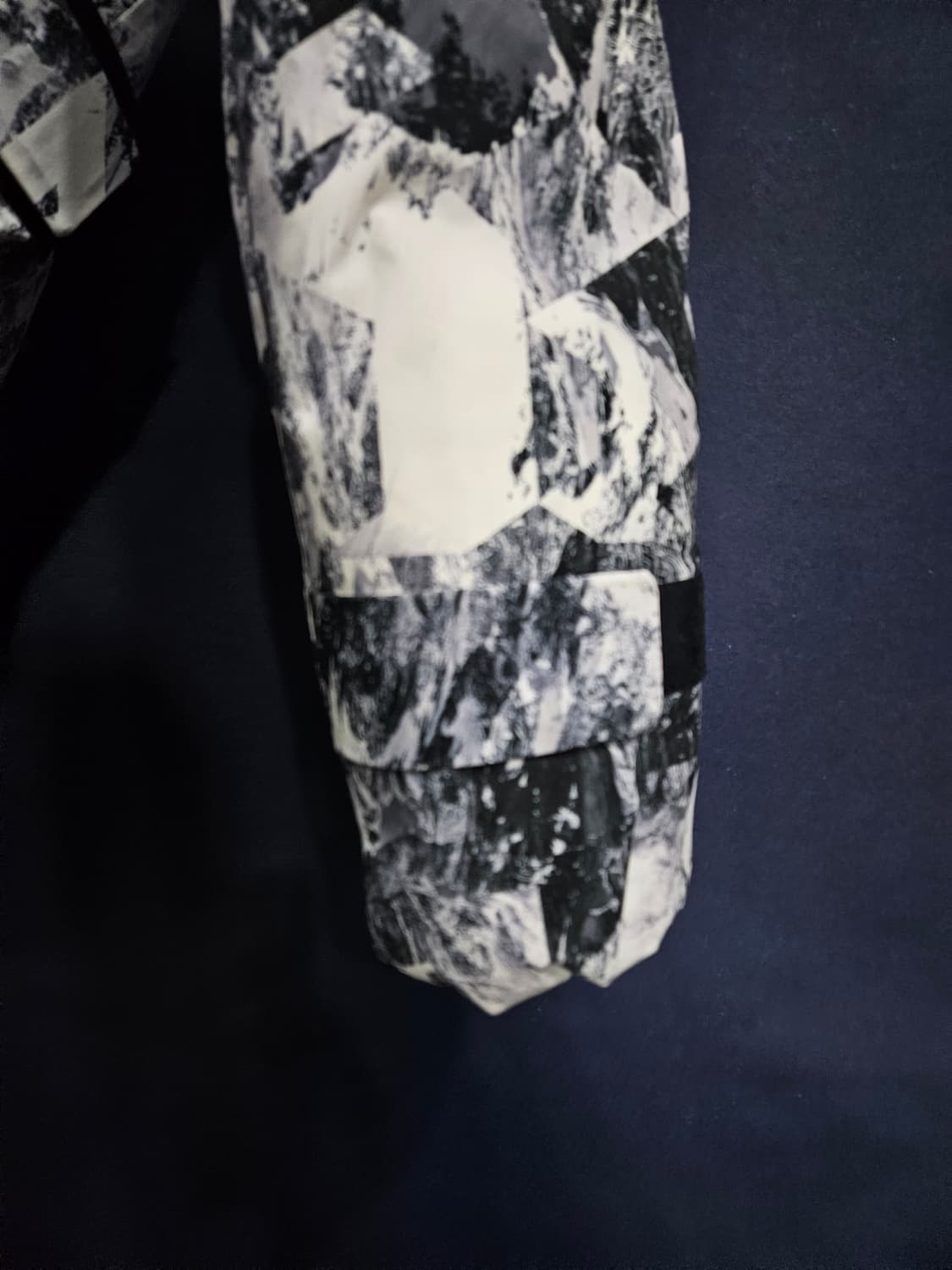 빈폴 문양 남성 100 구스다운 패딩  상품이미지5