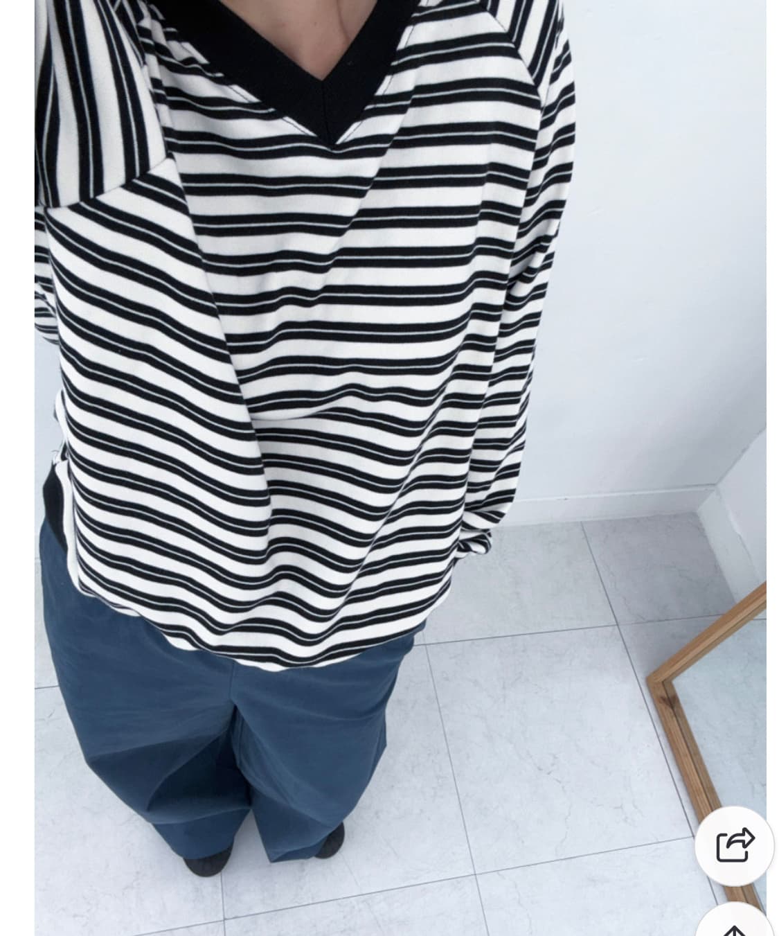 브이넥 스트라이프 단가라 맨투맨 상품이미지2