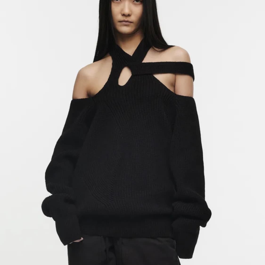 나체 - HALTER STRAP KNIT BLACK 상품이미지1
