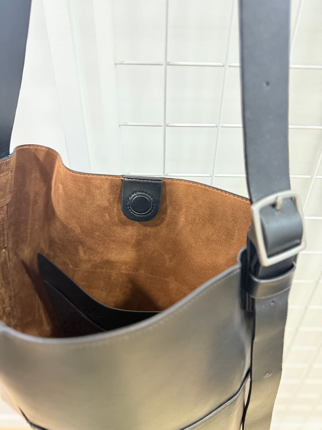 자라 크로스백 숄더백 호보백 판매합니다. 상품이미지2