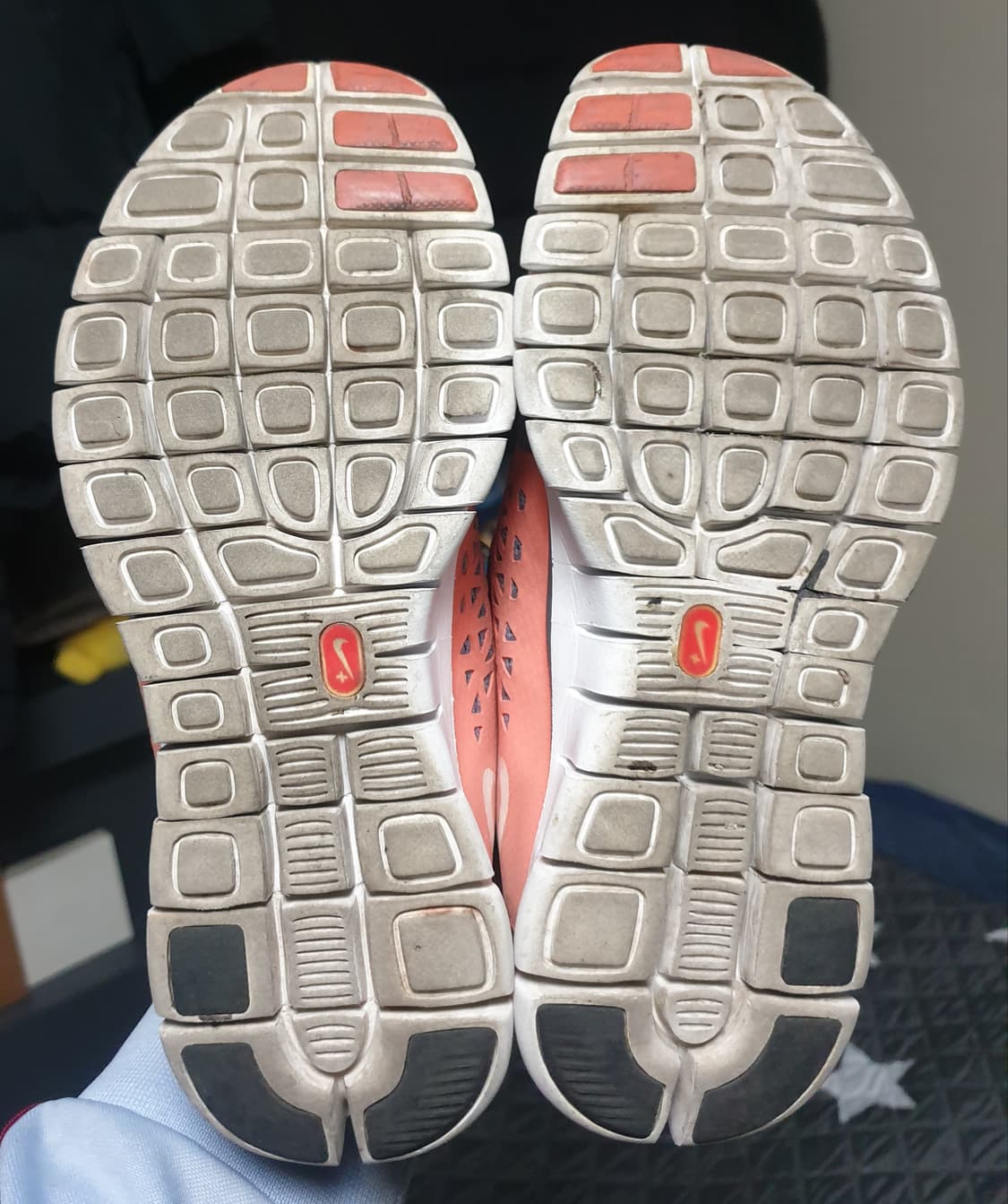 나이키 프리런 스니커즈 오렌지 그레이 (230) 상품이미지4