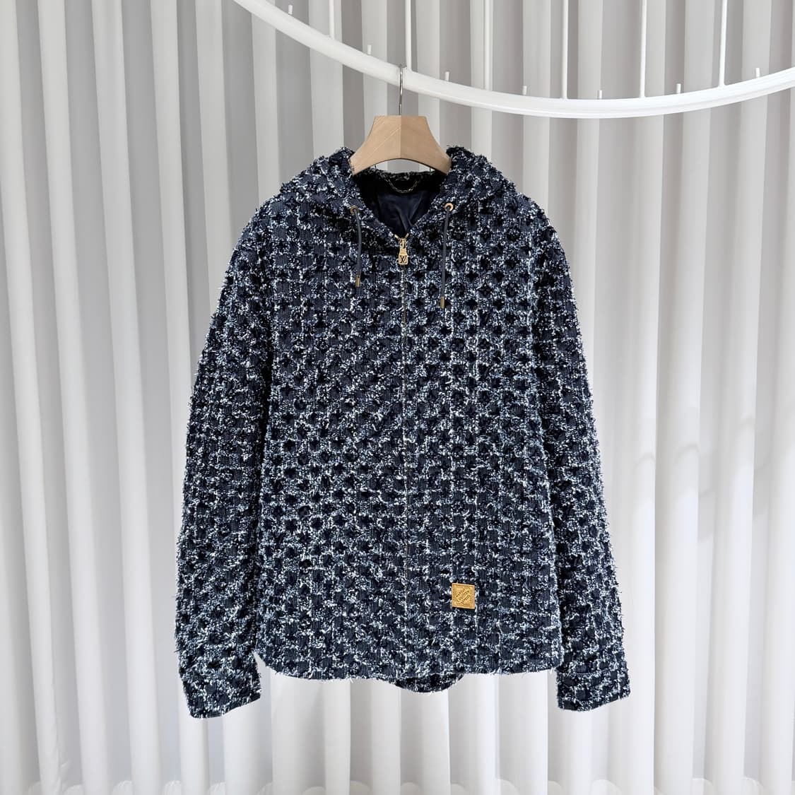(A+/56) / 25년제조 루이비통 플록드 모노그램 데님 후드집업 자켓 상품이미지1