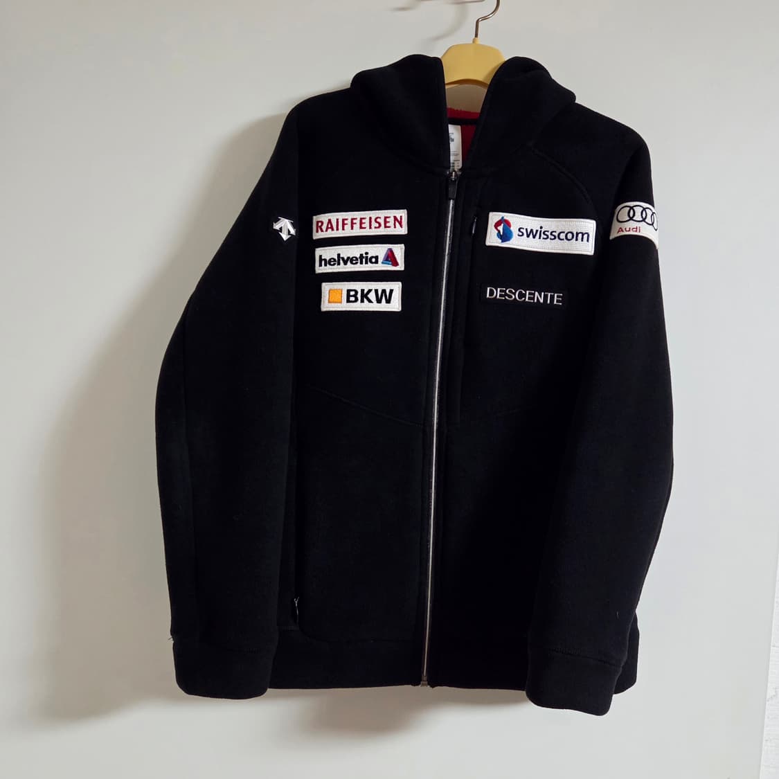 데상트 아우디 스키팀 블랙 후리스 여성 자켓 후드집업 상품이미지2