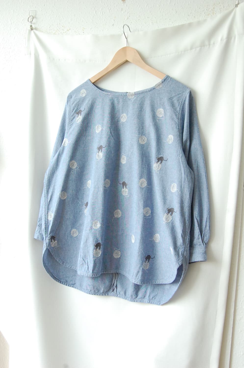 Sunny clouds cat blouse 상품이미지1
