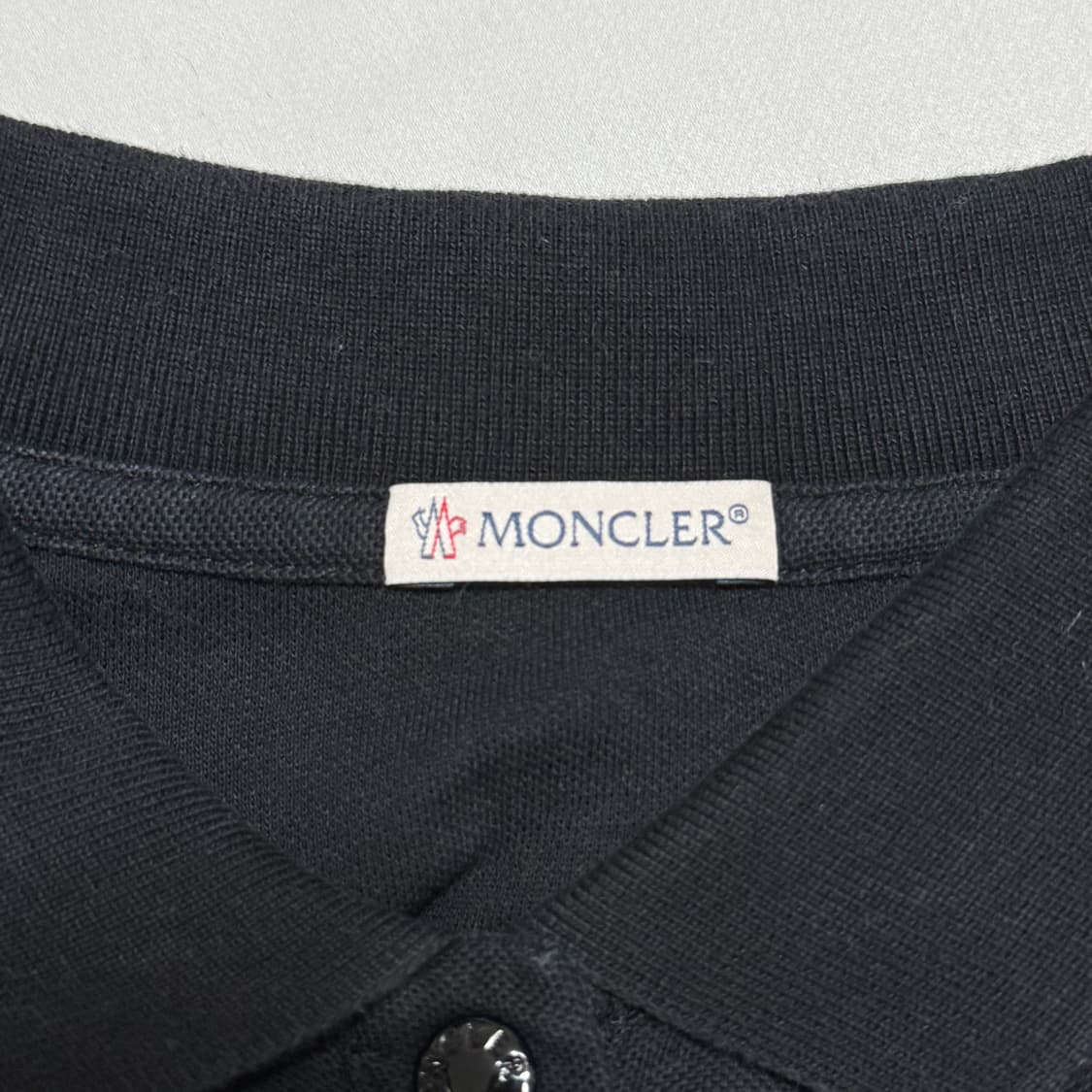 XS 몽클레어 여성용 블랙 카라 반팔티 상품이미지4