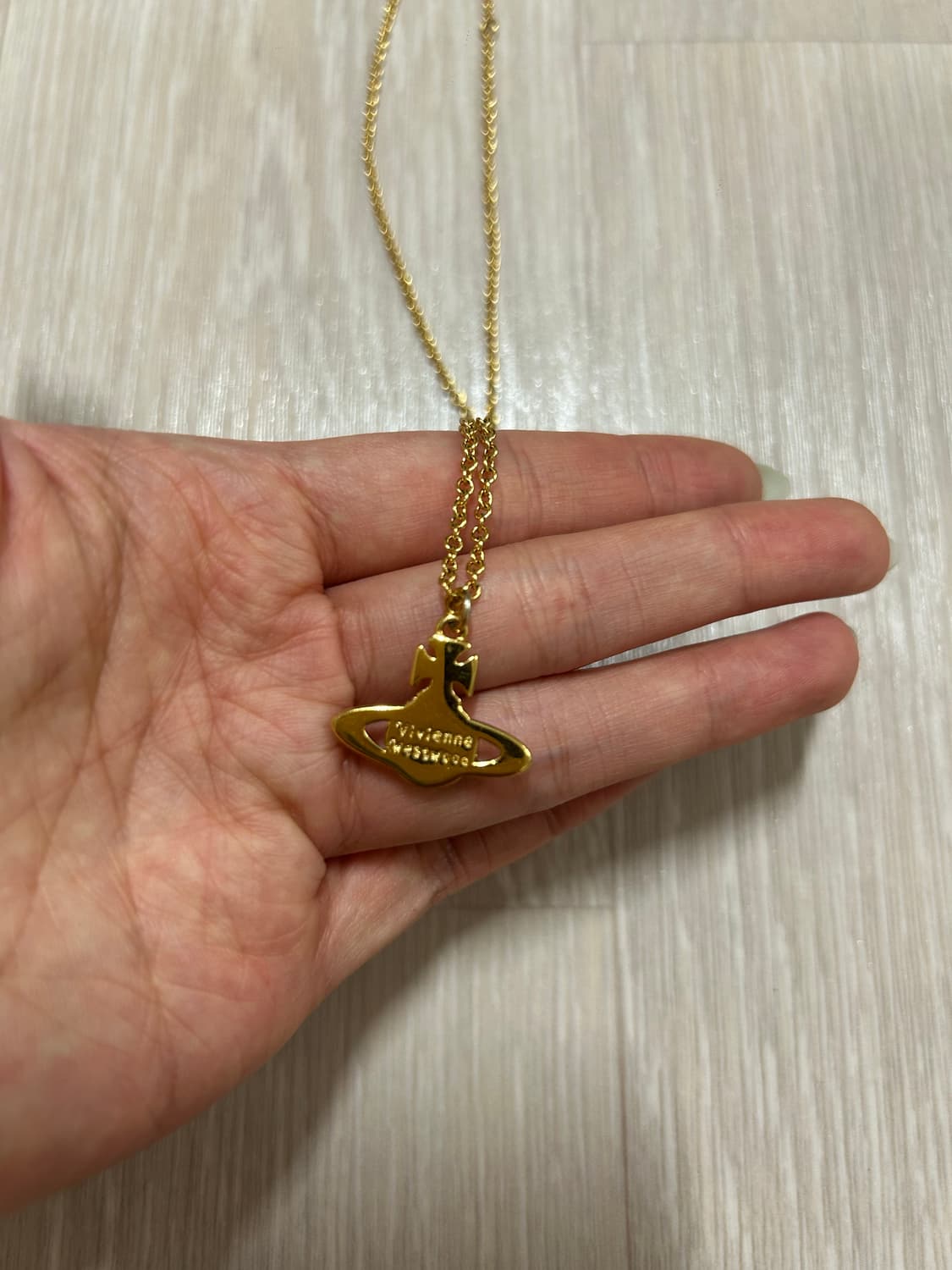 비비안웨스트우드 목걸이 금색 상품이미지2