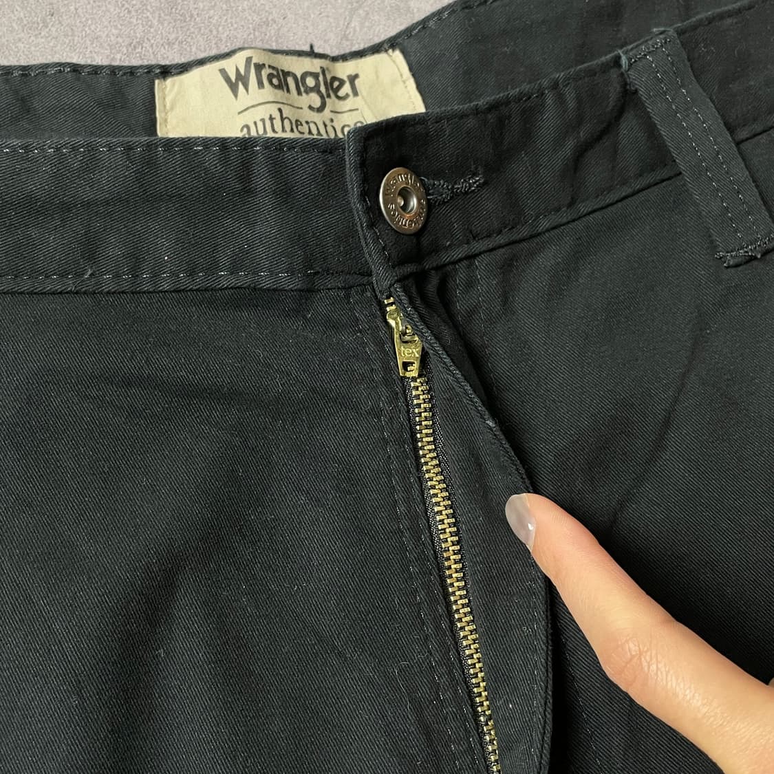 WRANGLER 데드스탁 랭글러 블랙 카고 하프 팬츠 A00746 상품이미지3