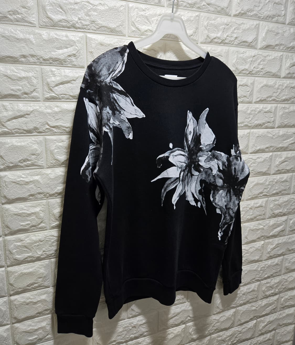 자라 아트 플라워 프린팅 맨투맨 95~100 상품이미지3