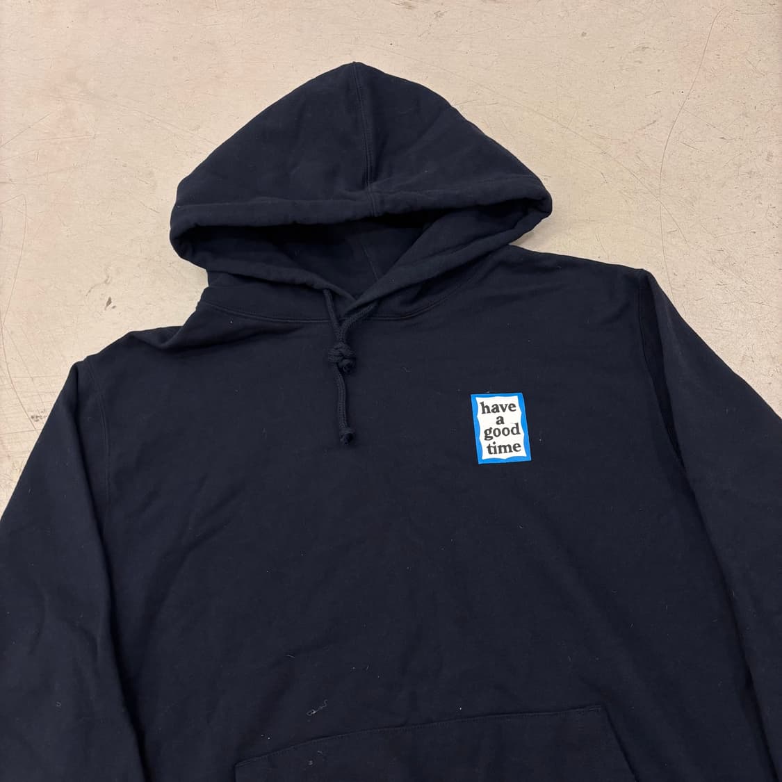 해브어굿타임 스몰로고 후드티 상품이미지2