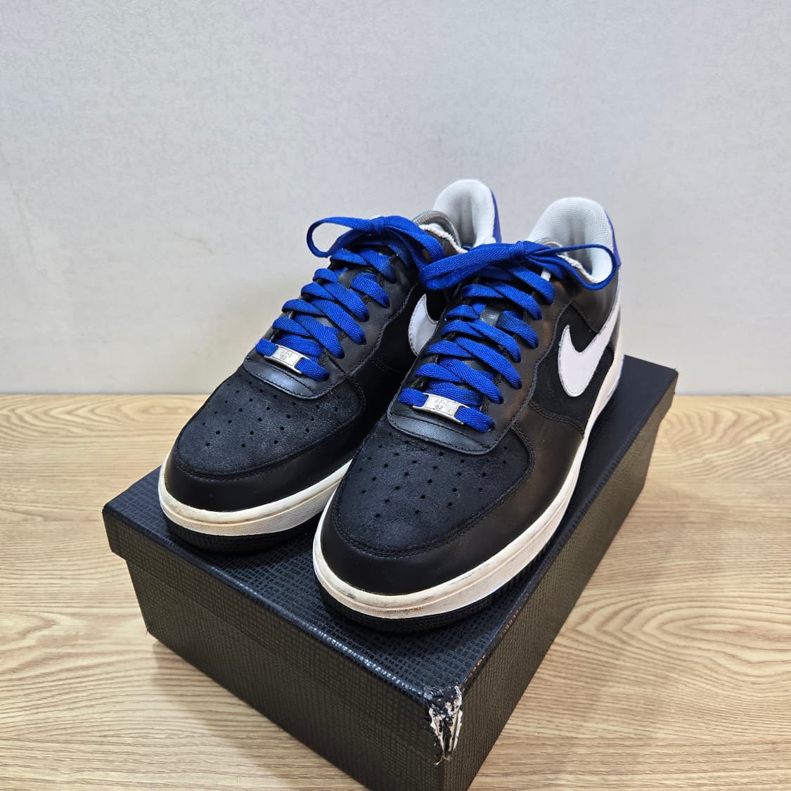 280 나이키 에어포스1 로우 블랙 화이트 82 컬러 상품이미지1