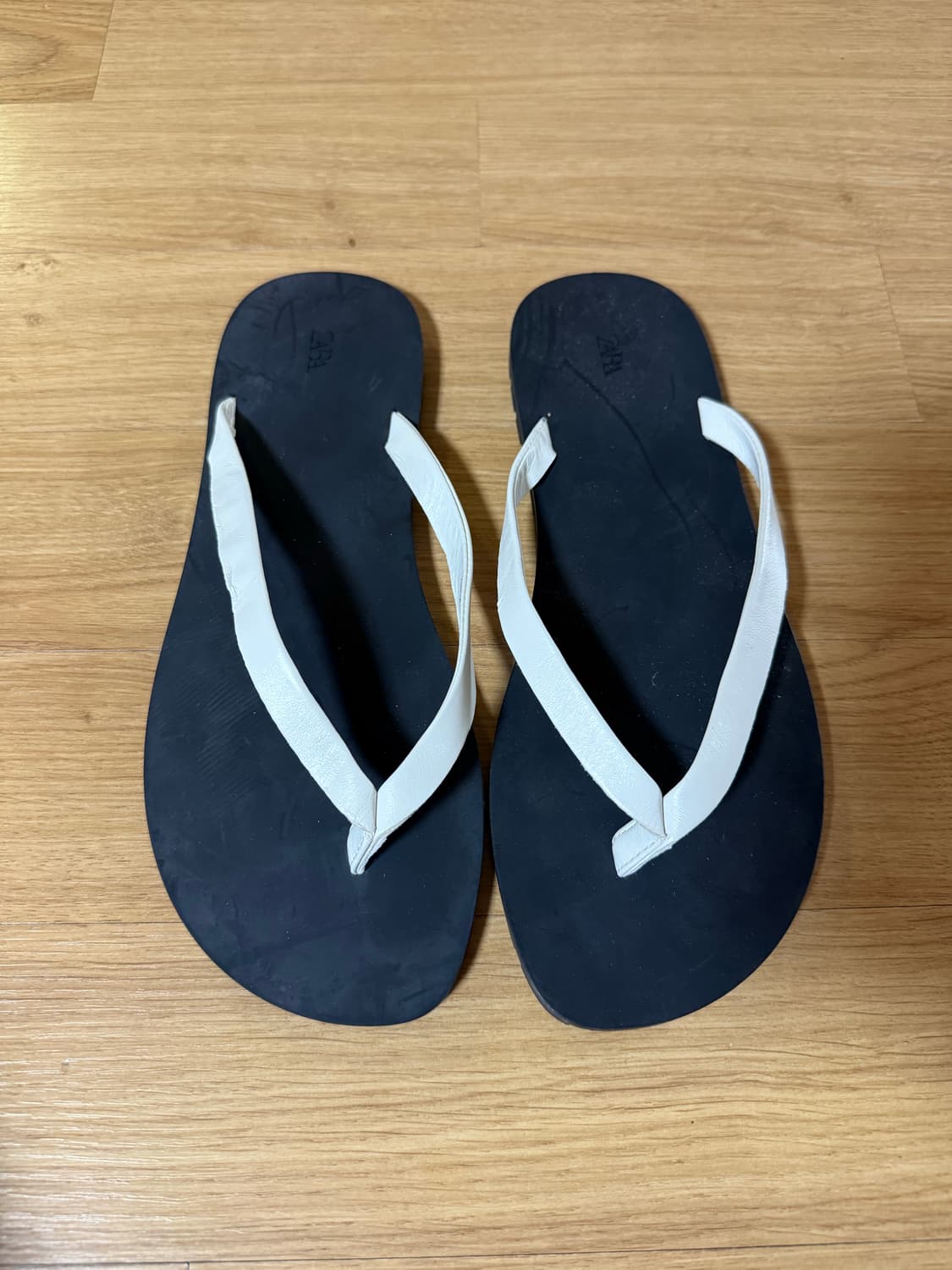 ZARA 자라 블랙 화이트 쪼리 39(245-250mm) 상품이미지1