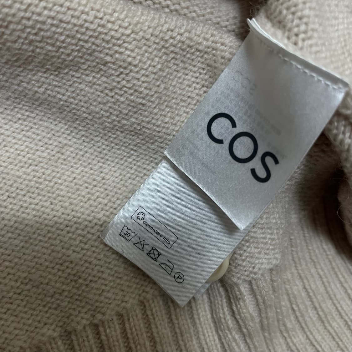 COS 코스 여성 브이넥 니트 가디건 [아이보리] S/90 상품이미지6