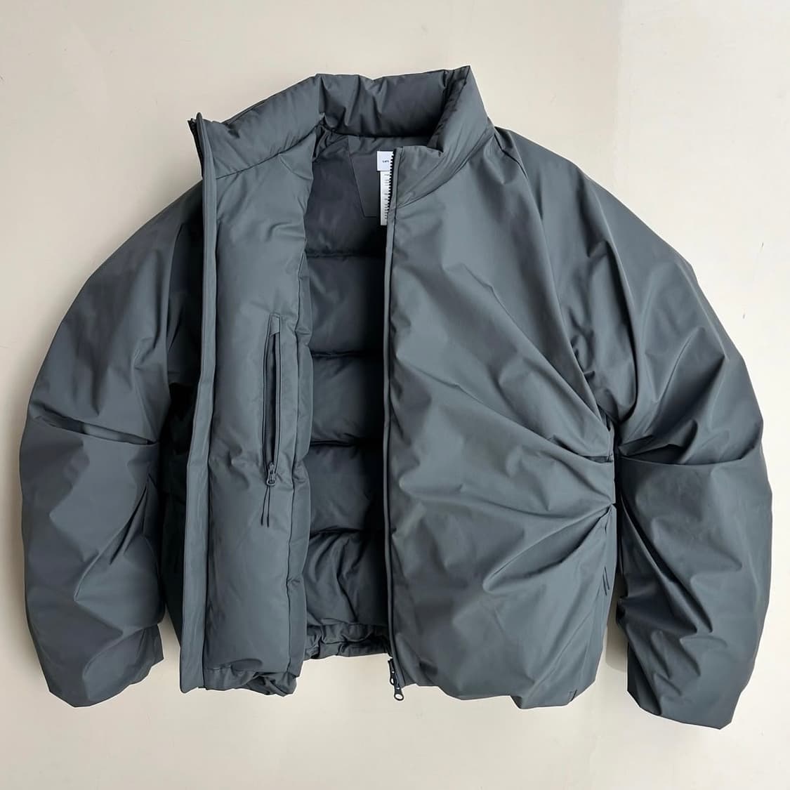 포스트아카이브팩션 7.0 다운 라이트 차콜 상품이미지6