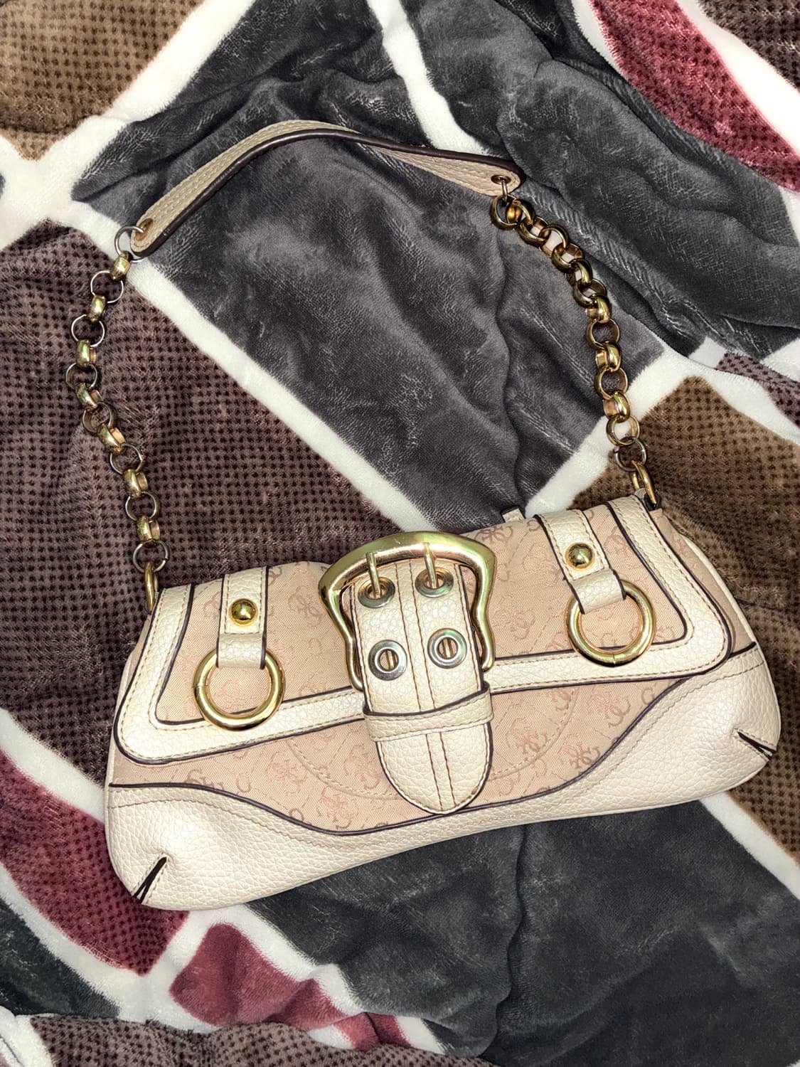 마이클코어스 베이지 금장 오네갸루 숄더백 (착샷o) 상품이미지1