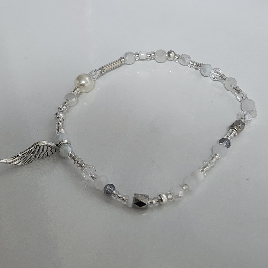 여자 화이트 실버 날개 팔찌 상품이미지3