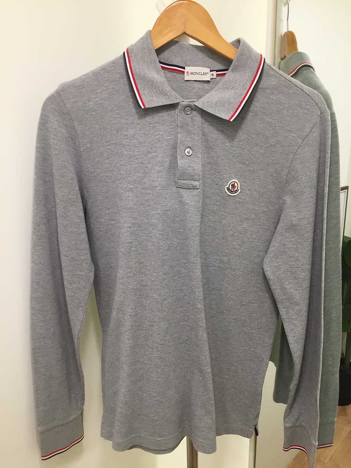 여성 몽클레어 카라 티셔츠 100 상품이미지2