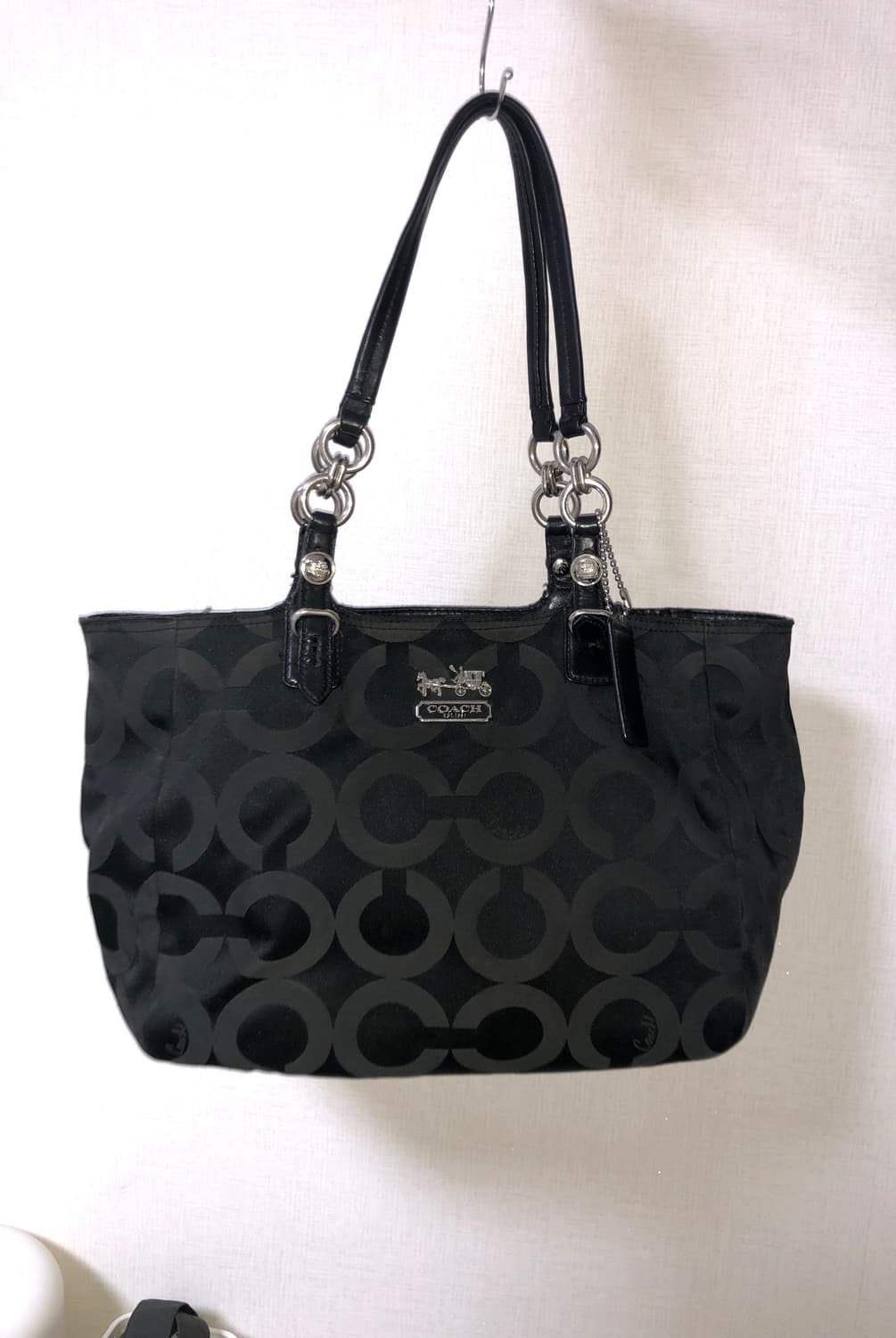 코치 블랙 시그니처 숄더백 상품이미지1