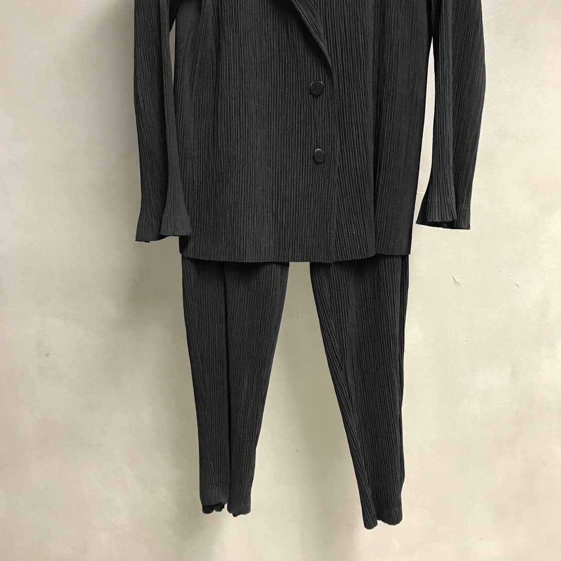 이세이 미야케 플리츠 셋업 블랙 3(W) 상품이미지3