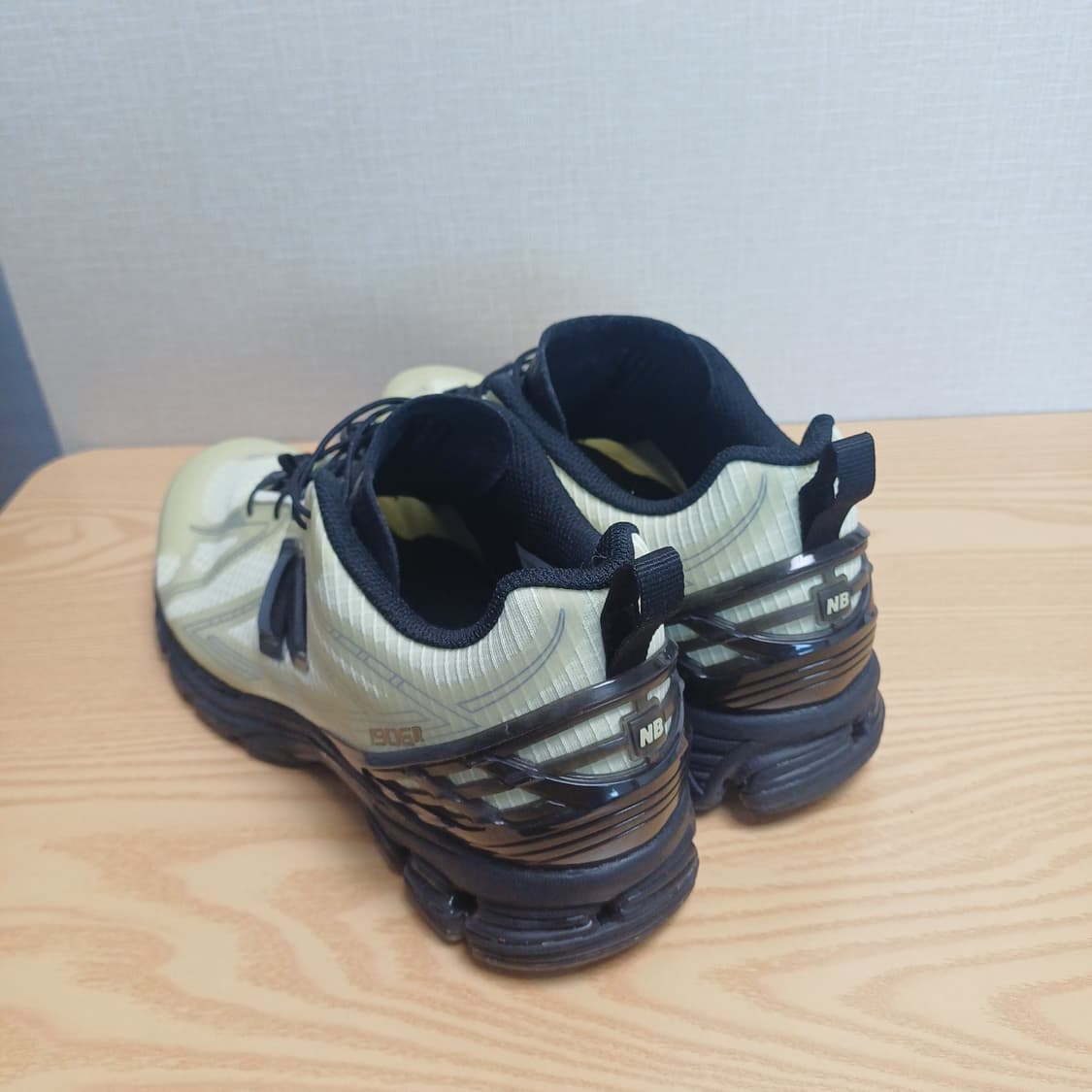 뉴발란스 1906r 옐로우 265사이즈 상품이미지3