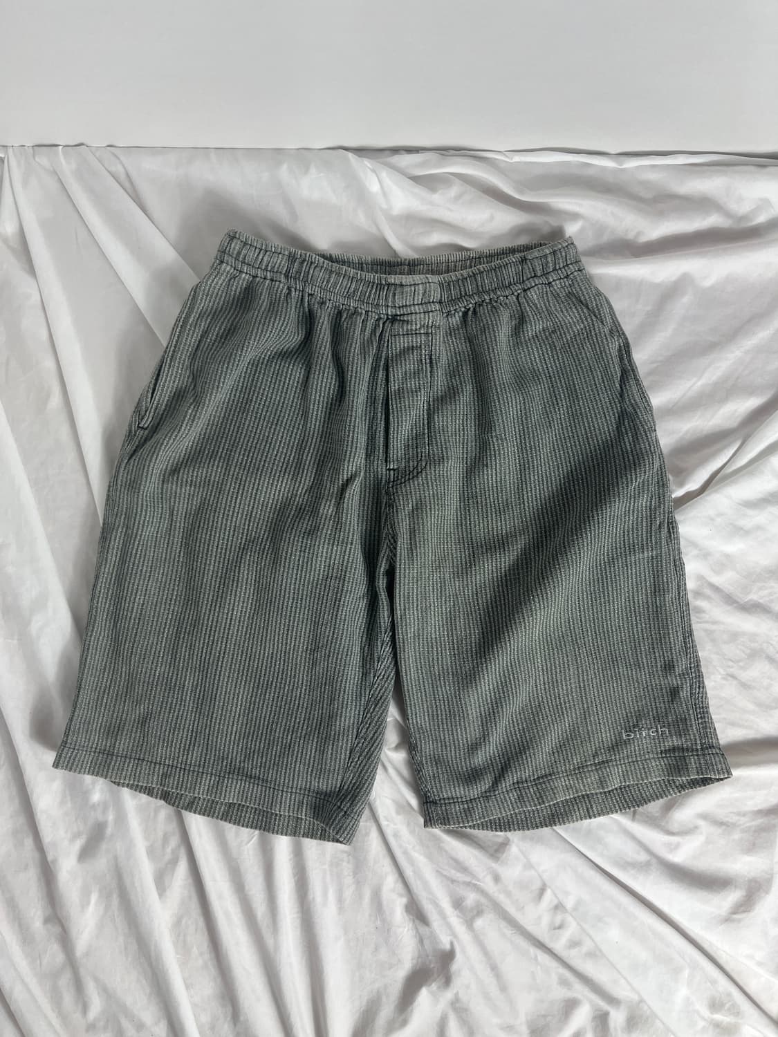 90s bitch skateboards 쇼트 팬츠 상품이미지1