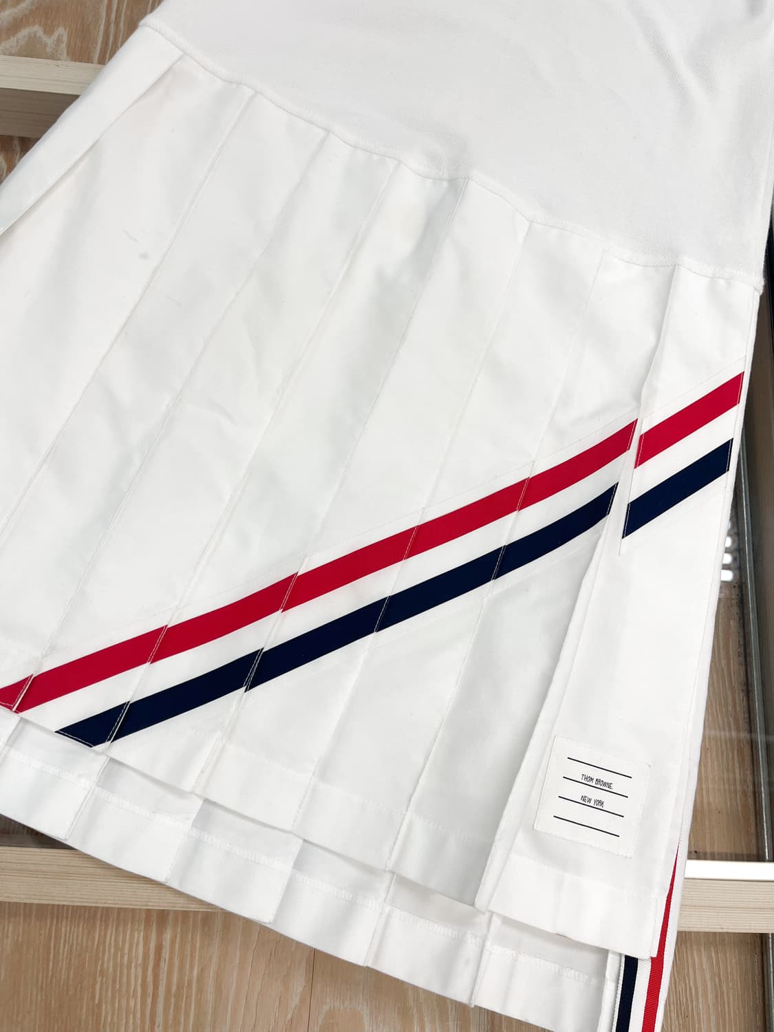 톰브라운 21s/s 다이애그널 스트라이프 폴로 원피스 상품이미지5