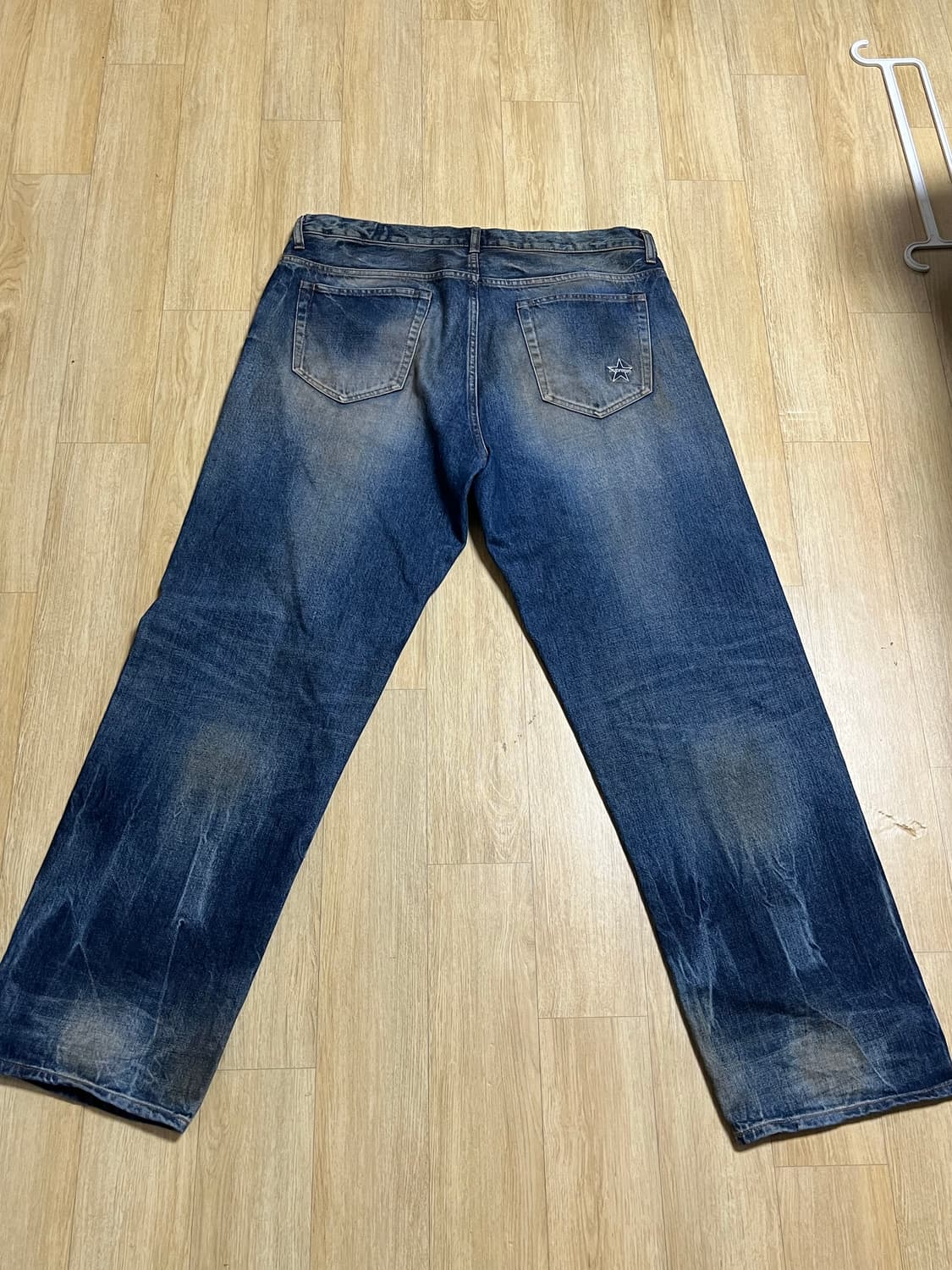 [36]슈프림 디스트레스드 루즈 핏 셀비지 진 워시드 인디고 - 25SS 상품이미지1