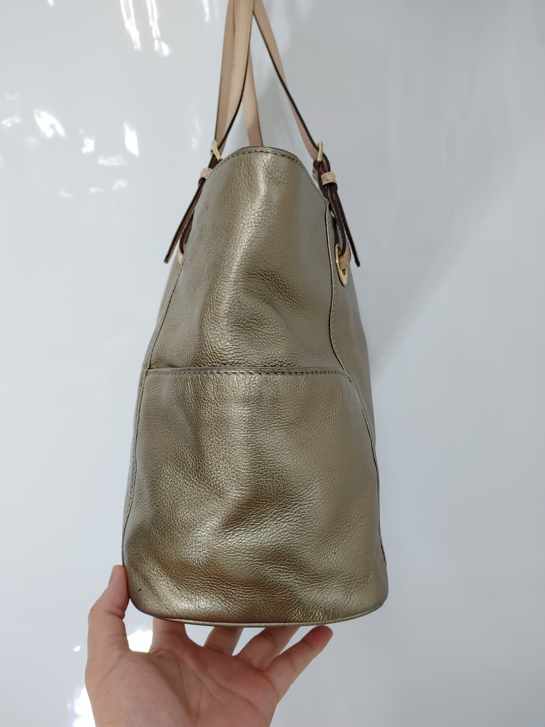 MICHAEL KORS 마이클 코어스 천연소가죽 골드 오픈 빅토트백 상품이미지2