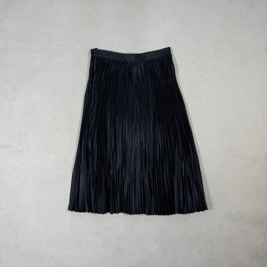 Deformed Pleated Black Skirt 상품이미지3