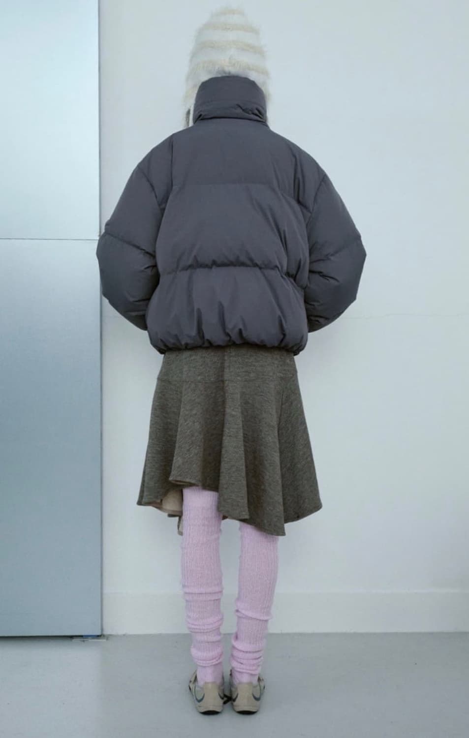 타입서비스 스트랩 숏패딩 챠콜 상품이미지2