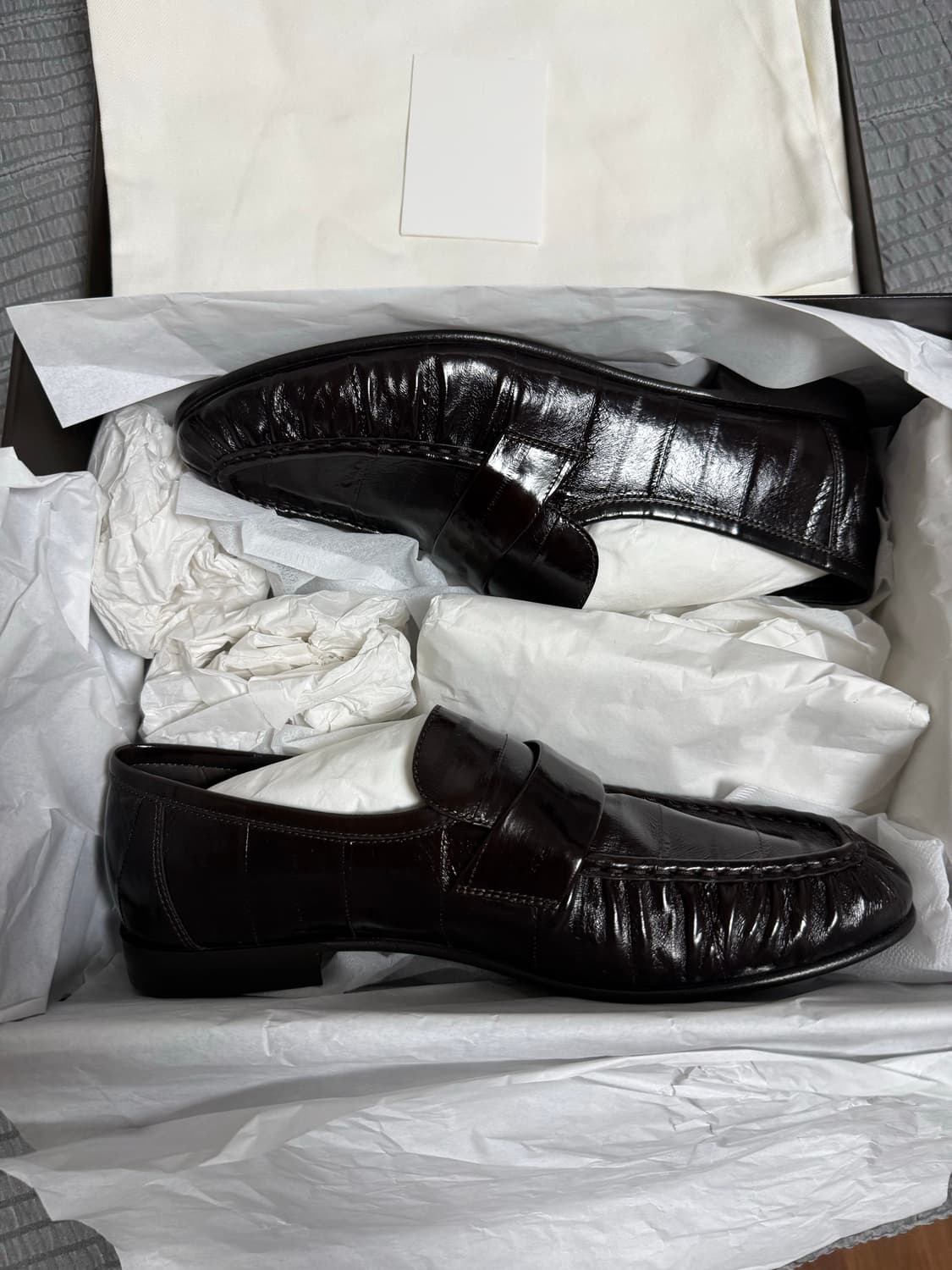 [42,43E] 더 로우 eel loafer 브라운 상품이미지3