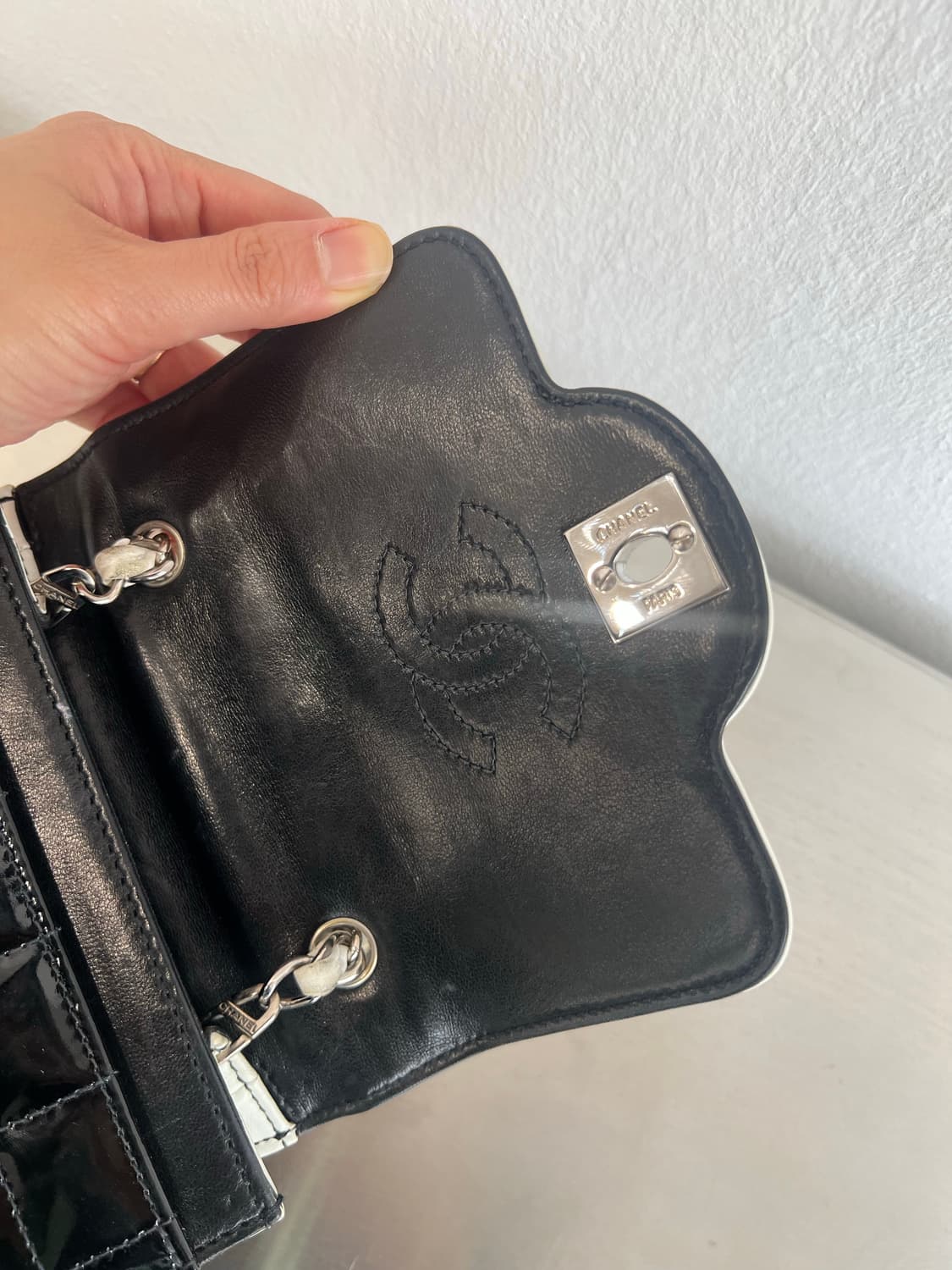 샤넬미니백 샤넬초콜릿바 페이턴트 체인숄더백 상품이미지7