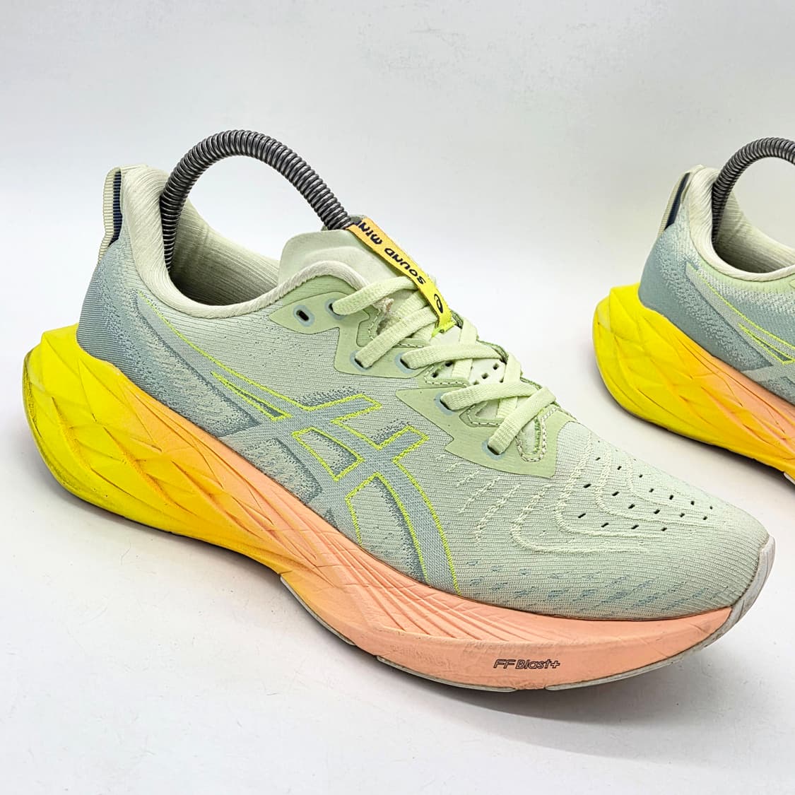 아식스 노바블라스트 4 쿨 마차 세이프티 옐로우 (255) 상품이미지5