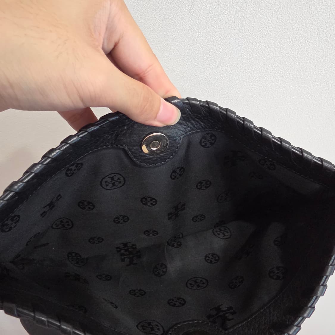 토리버치 로고 장식 블랙 가죽 체인 숄더백 상품이미지8
