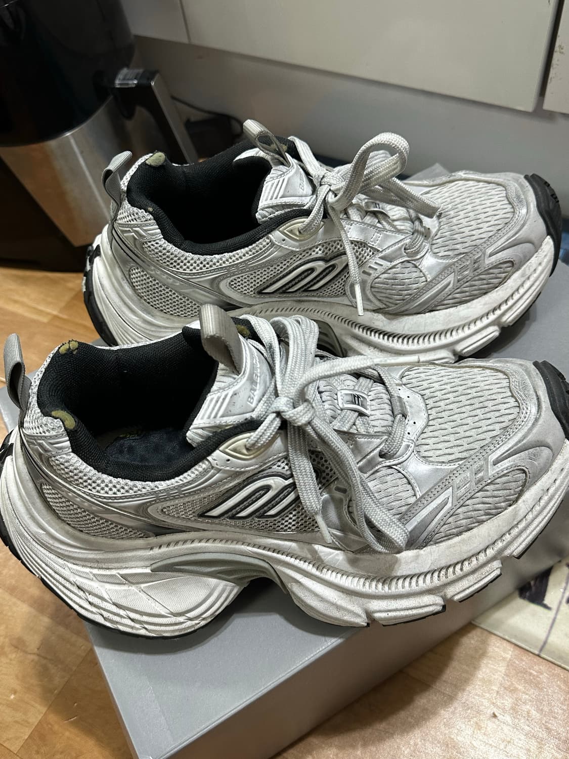 [42] 발렌시아가 10xl 화이트 상품이미지1