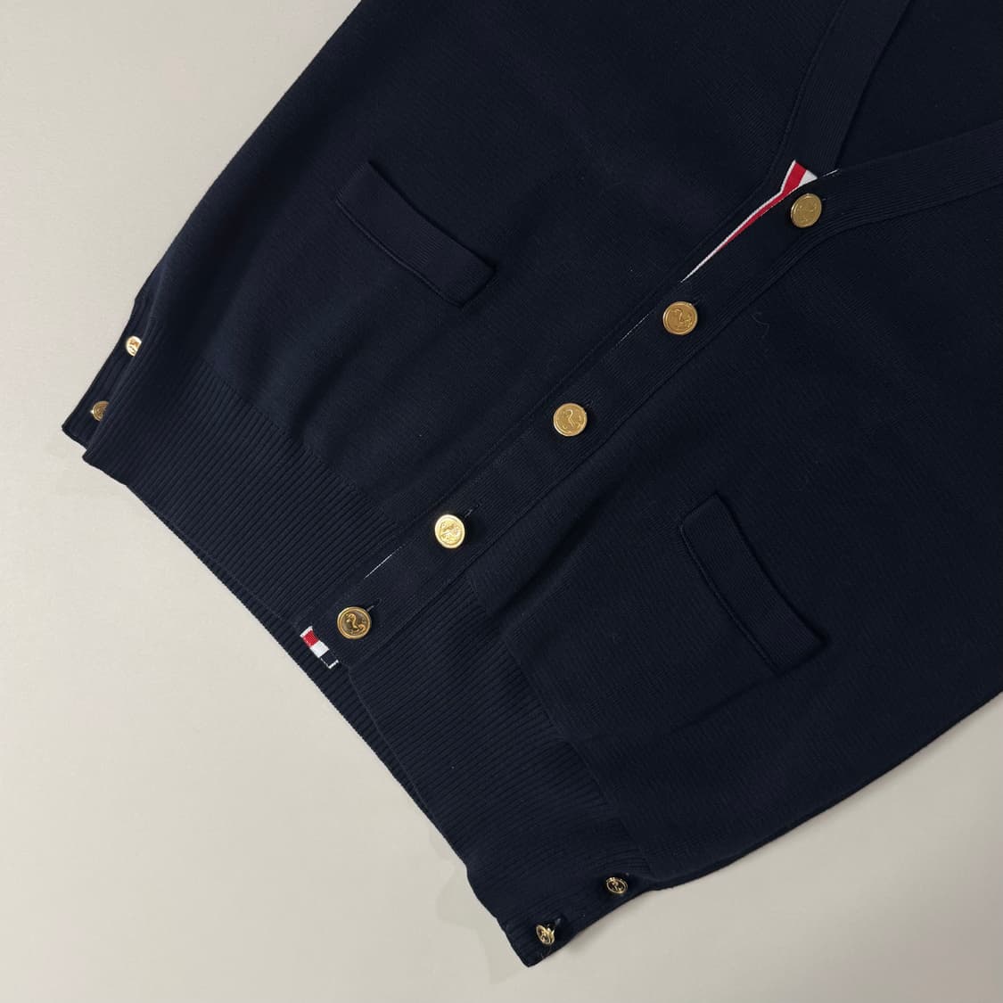 [2/당일출고]톰브라운 밀라노스티치 금장 가디건 상품이미지4