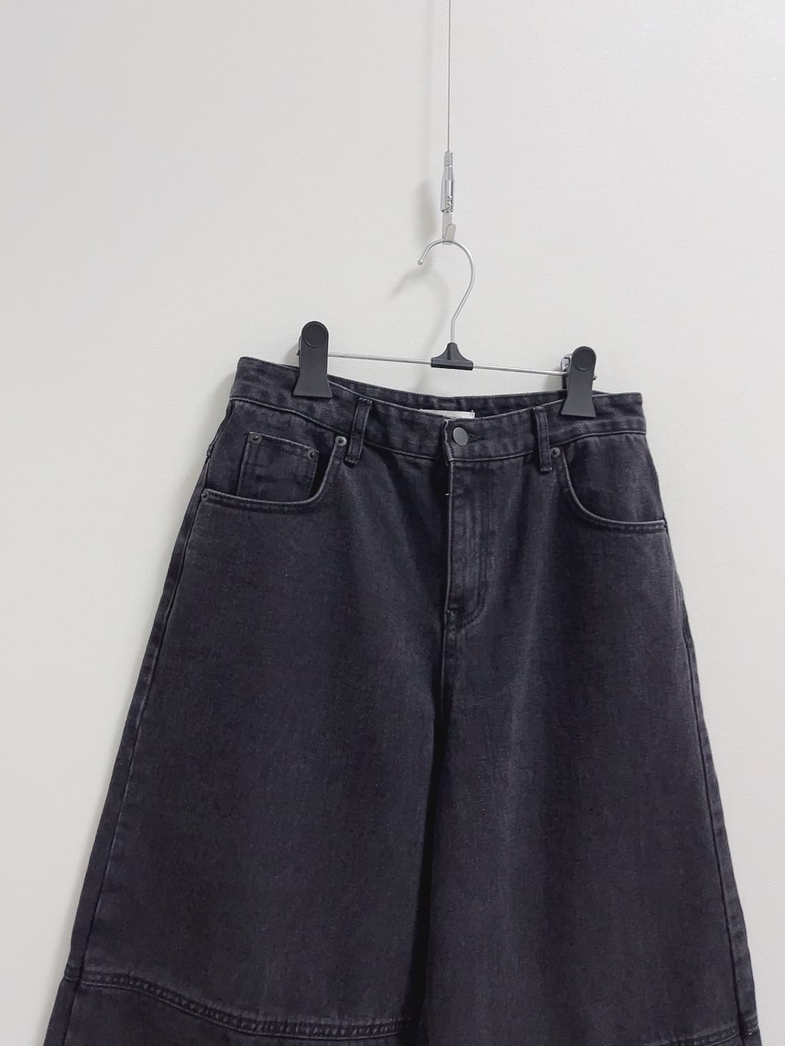 후왓웨어 블랙 와이드 버뮤다 데님 팬츠 상품이미지2