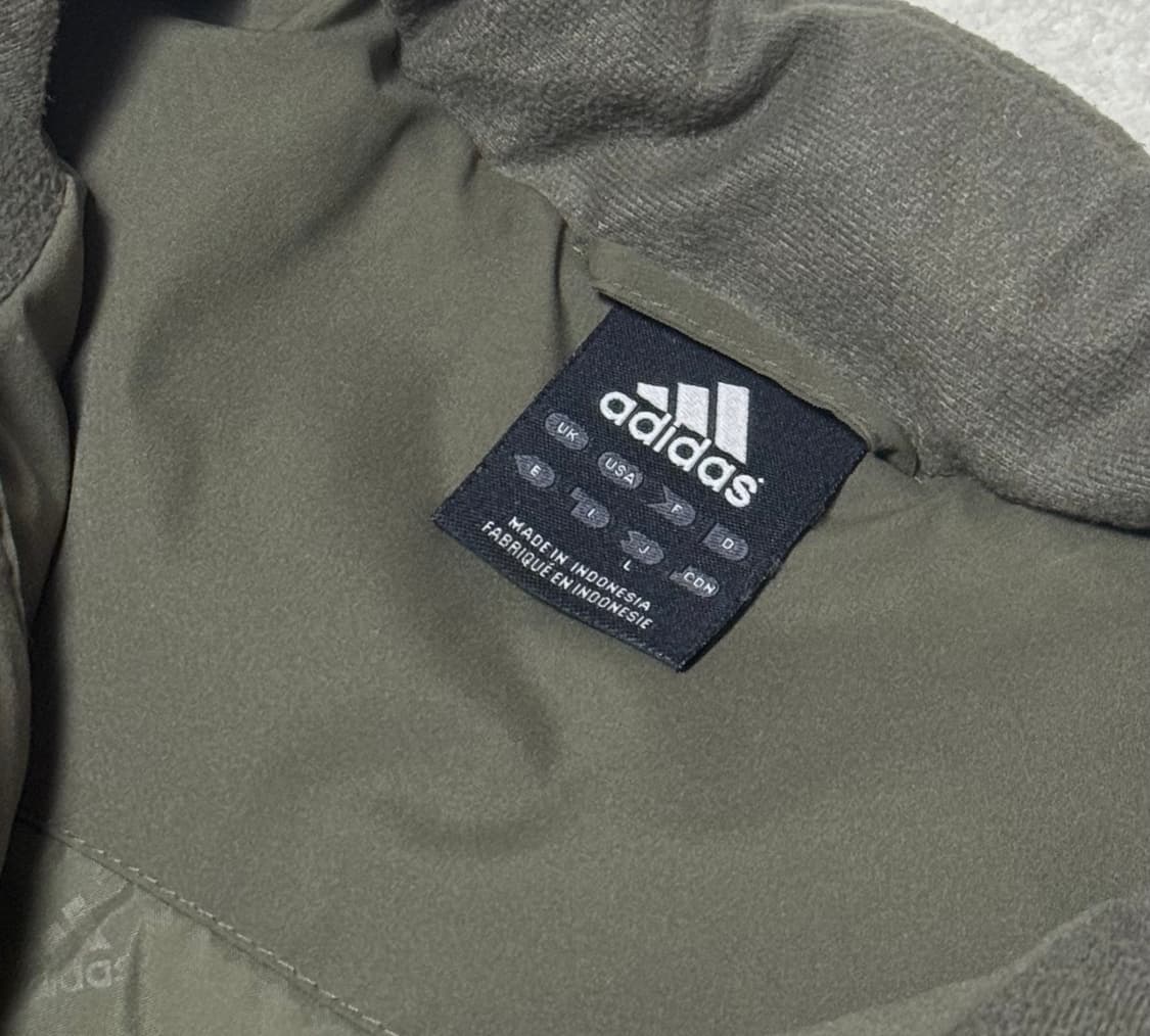 아디다스 카키 블랙 조끼 패딩  상품이미지7