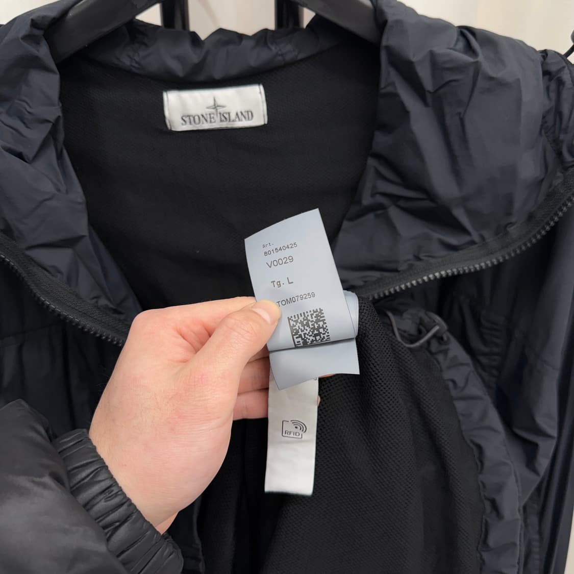 [24SS/L] 스톤아일랜드 후드 바람막이 블랙 상품이미지4