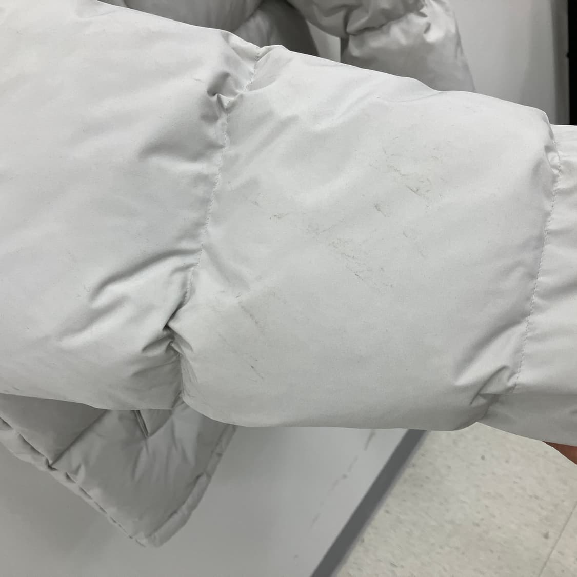 인사일런스 그레이 에센셜 다운 패딩 점퍼 S 상품이미지5