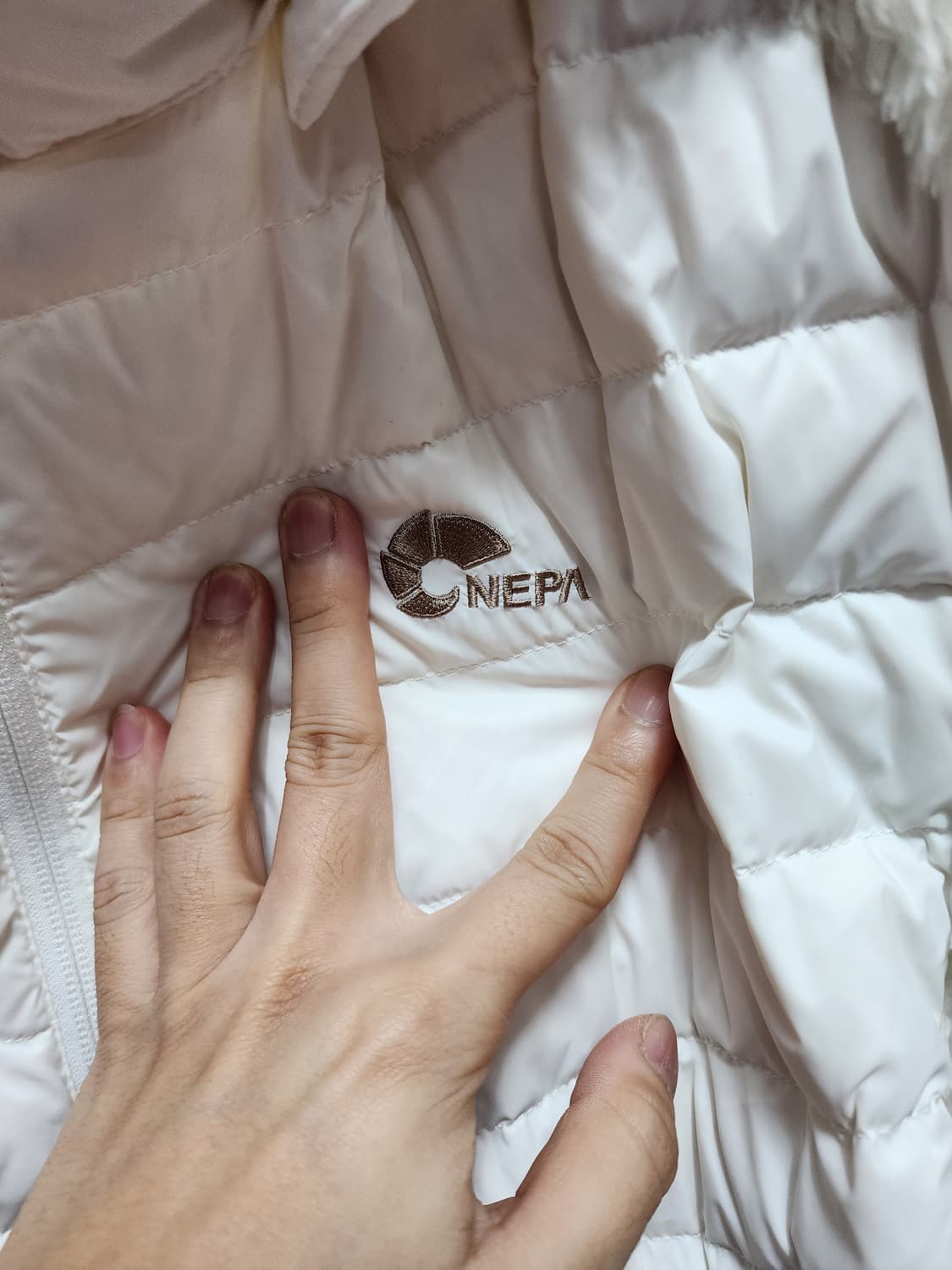 네파 여성용 덕다운 플리스 슬림 패딩점퍼  상품이미지4