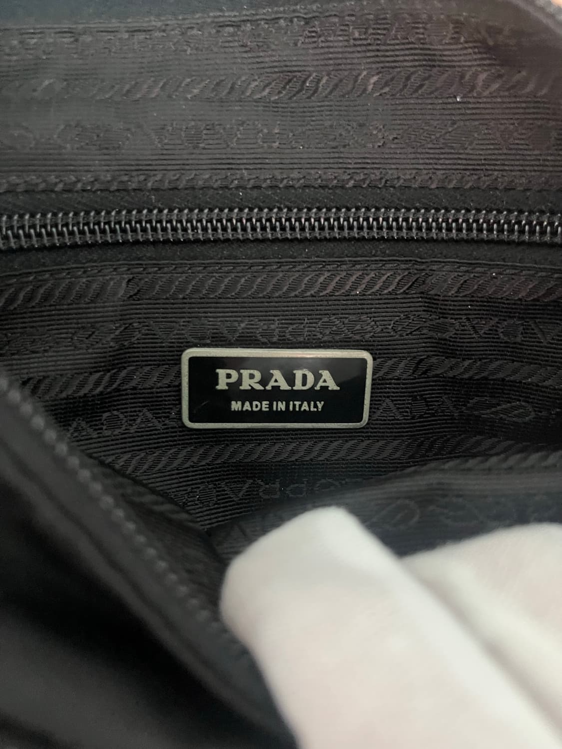 [OS] 프라다 포코노 리나일론 멀티 포켓 버클 크로스백 상품이미지6