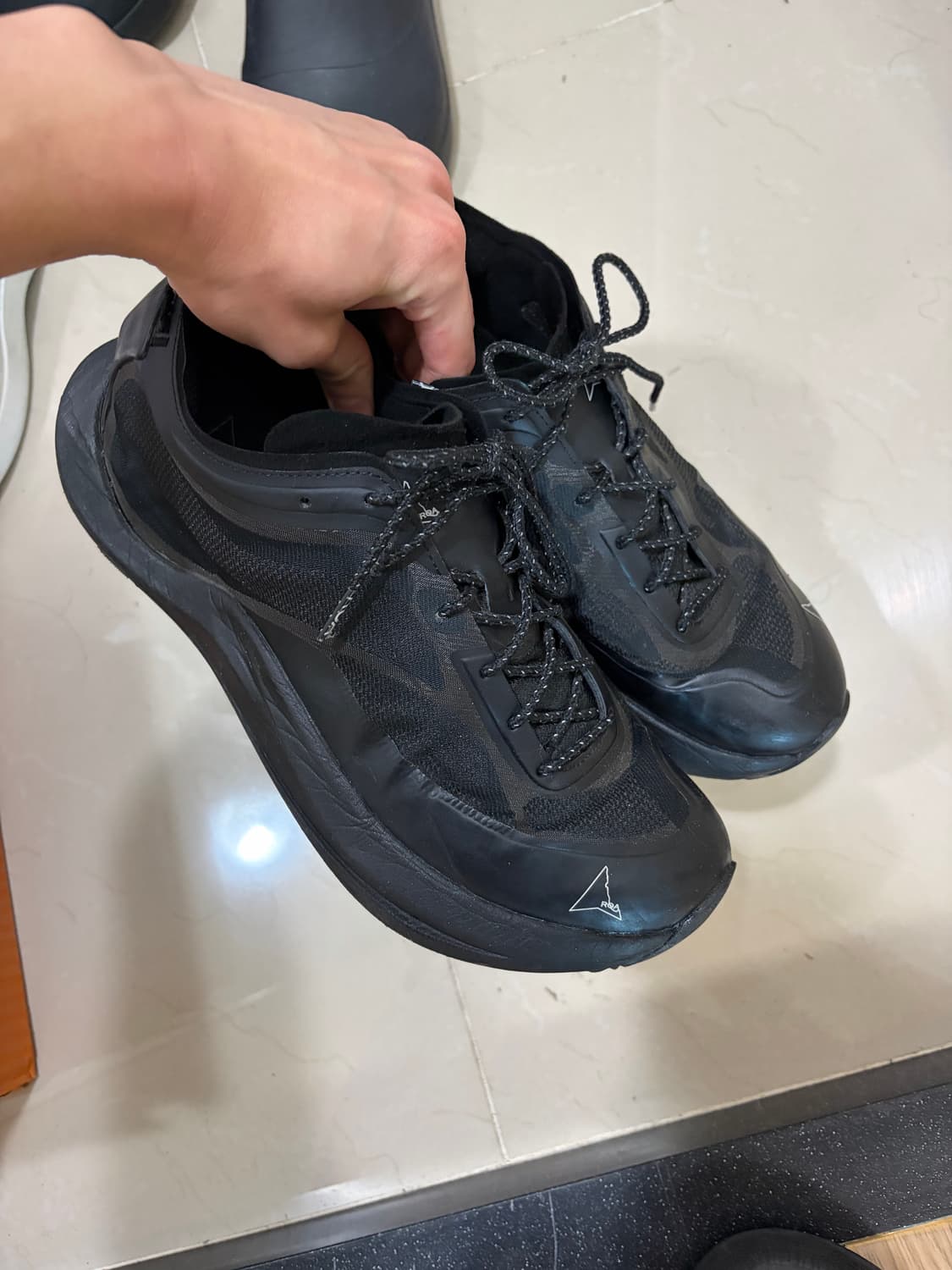 roa 로아 셀라 43사이즈  상품이미지3