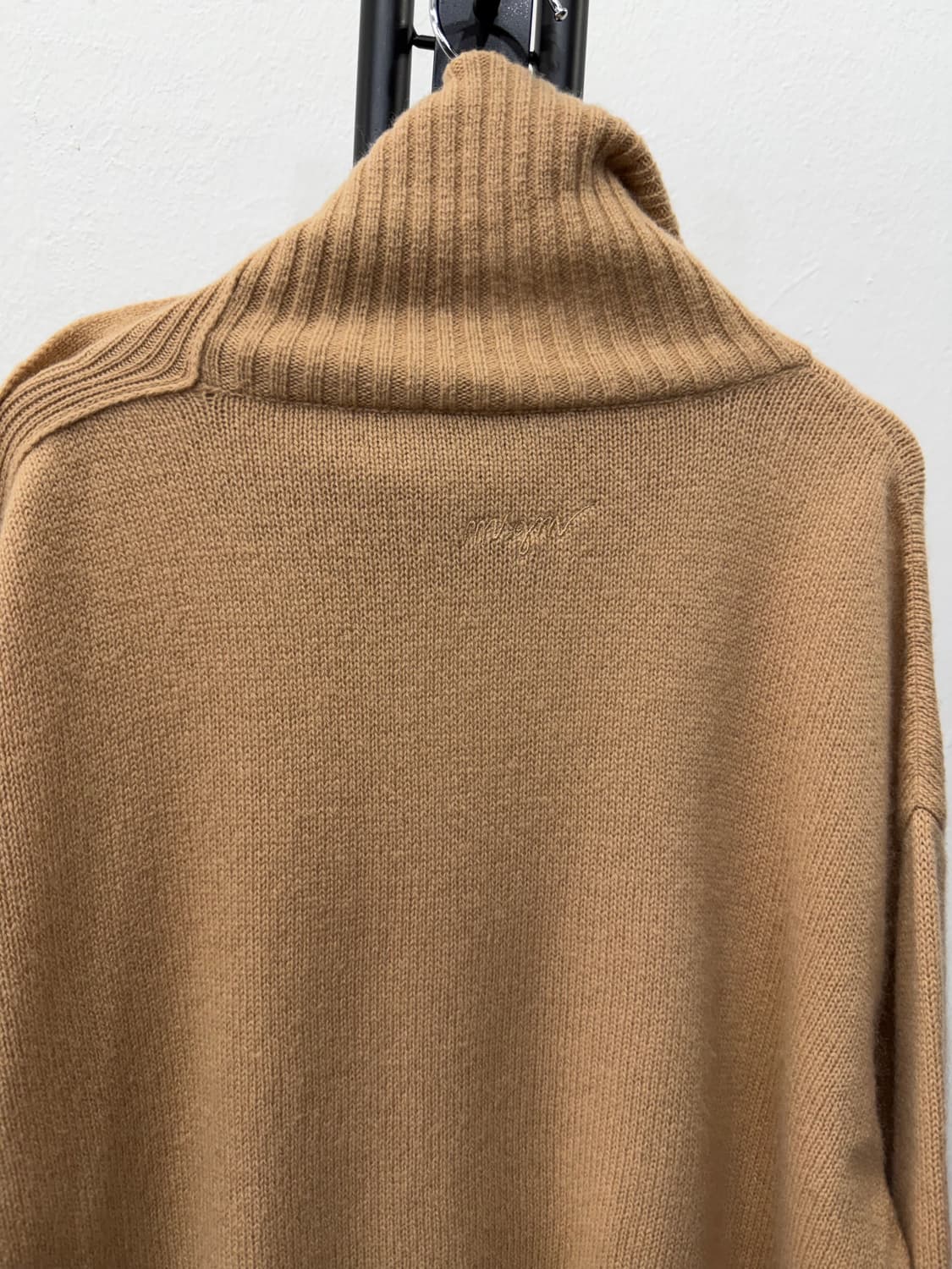 정품) MSGM 여성 터틀넥 오버사이즈 버튼 니트 스웨터 XS 상품이미지5