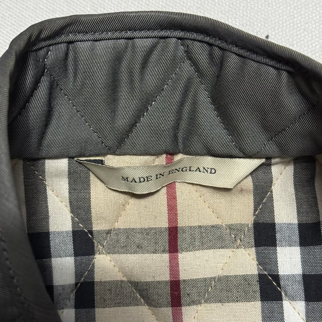 Burberry 런던 정품 여성용 차콜그레이 다이아몬드 퀼팅 자켓 상품이미지5