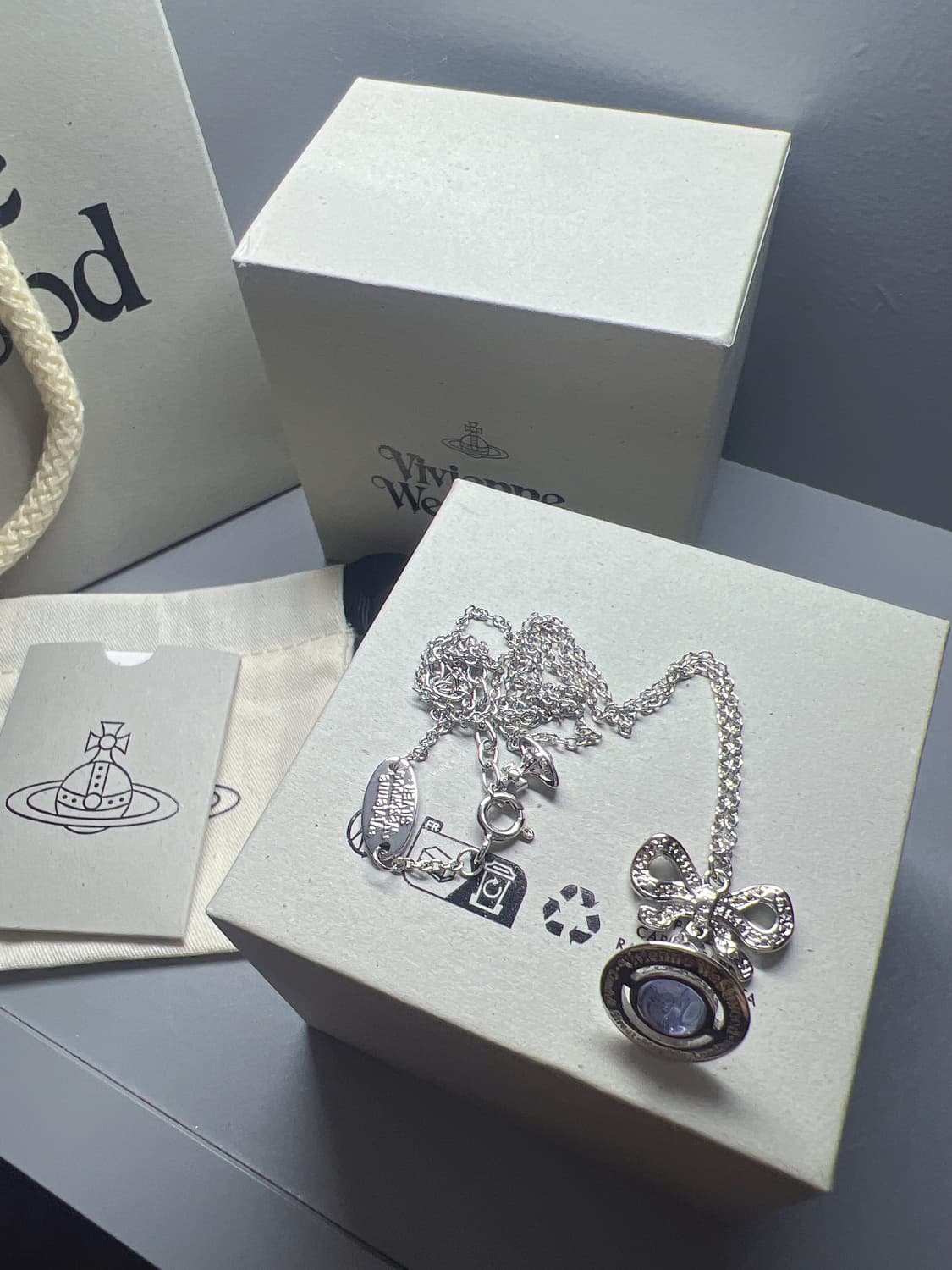 비비안웨스트우드 옥타비에 리본 목걸이 상품이미지4