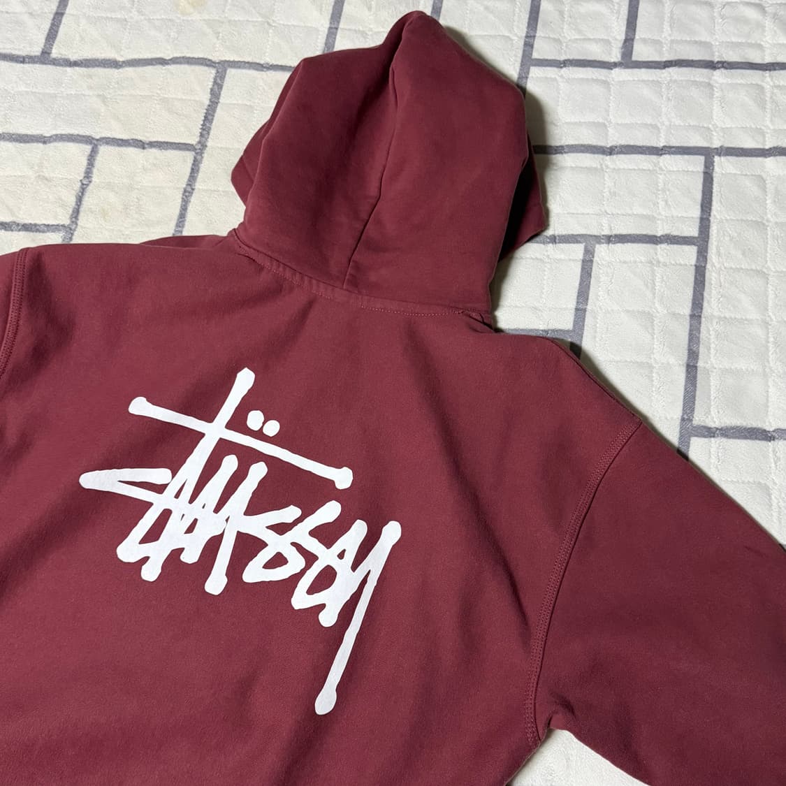 스투시 베이직 스투시 후드 옥스블러드 2024 L사이즈 팝니다. 상품이미지2