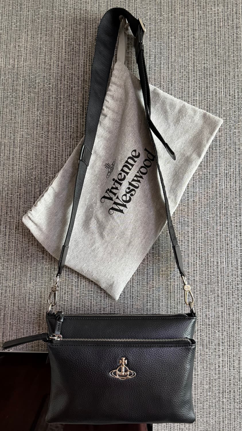 비비안웨스트우드 페니 더블 파우치 크로스백 더스트백 정품 증명서 포함 상품이미지1