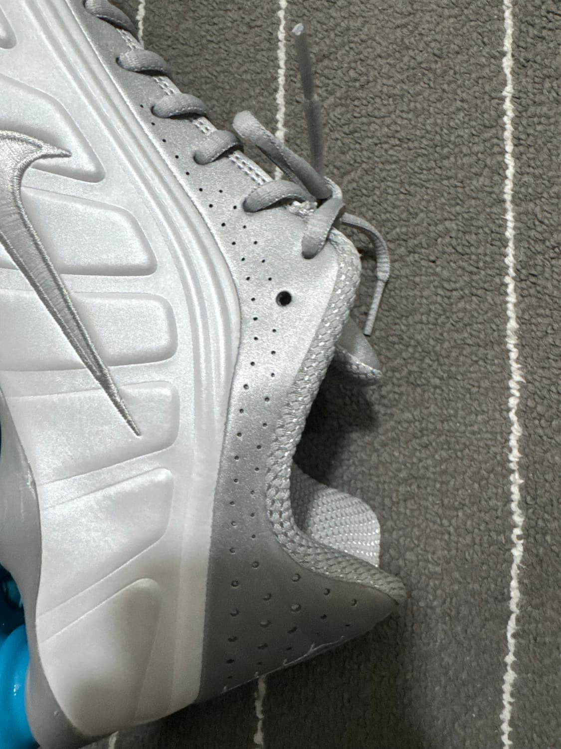 나이키 샥스 R4 메탈릭 실버 화이트 상품이미지7