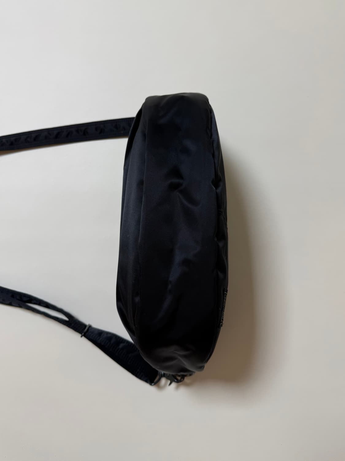 (신형) PORTER 포터 탱커 반달 숄더백 블랙 상품이미지5