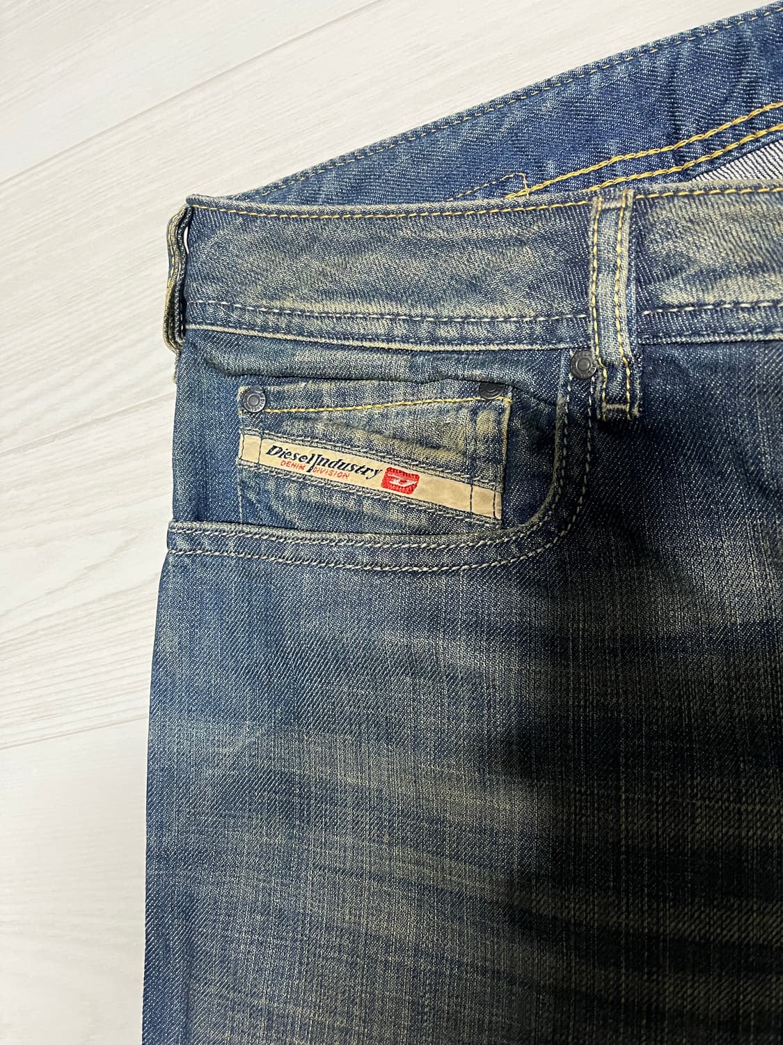 디젤 자탄 데님 부츠컷 팬츠 판매합니다. 상품이미지3